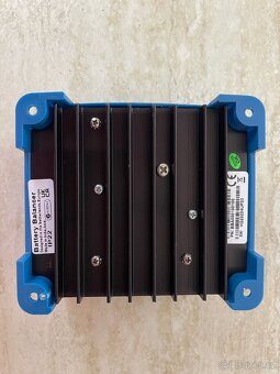 Victron BlueSmart IP22 nabíječka baterií 24V/16A + balancer - 7