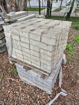 Zbytky materialu ze stavby - 7