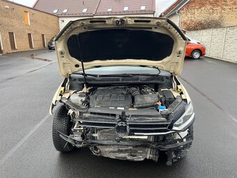VW TOURAN 2.0TDI DSG 7mist rv.2022 - 7