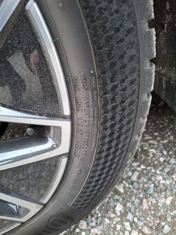 Continental- 205/55 R 17 H,zimní, 18 tis najeto - 7