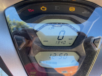 Skútr Agility 300 - 7