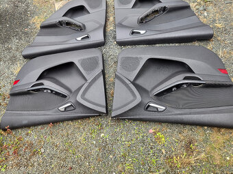 Sedačky, tapeci, koberec... Focus III - 7