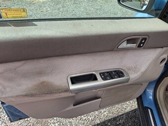 Volvo V50 kombi 2,0 D - 7