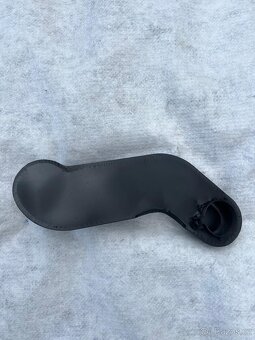 Plechy kolem motoru na Tatru 613 - 7