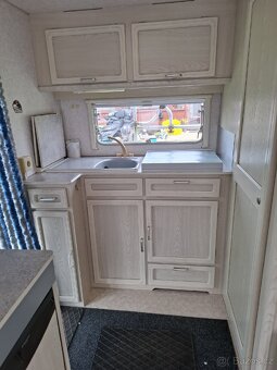 Prodám karavan Sprite 390 EK - 7