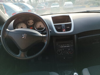 Peugeot 207 1.4 - 7