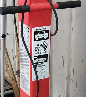 Mobilní jednosloupový zvedák 2.500kg - 7