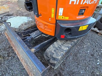 Prodám bagr Hitachi ZX26U-6, rok starý, hydraulický upínač - 7