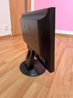 LCD monitor ASUS – perfektní stav, včetně kabelů - 7