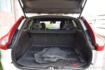 Volvo XC60 2.0D D4/TAŽNÉ/VÝBAVA/KŮŽE/AUT/ - 7