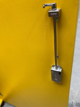 Skříňka TECHO se zámkem nízká na kolečkách 800 kč - 7