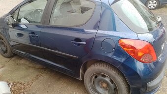 Peugeot 207 1.4 - 7