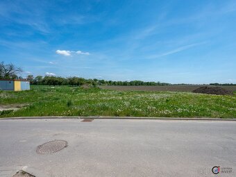 Prodej pozemku 950 m2 - Pardubice, Dubany, ev.č. 00564 - 7