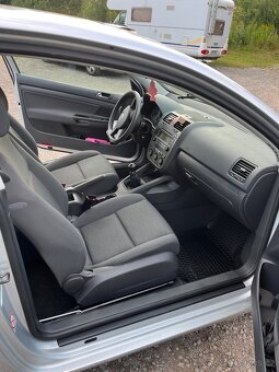 Volkswagen Golf V 1.6 (75kW) - 7
