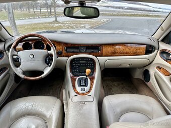 Daimler Super V8 X308 LWB - 7
