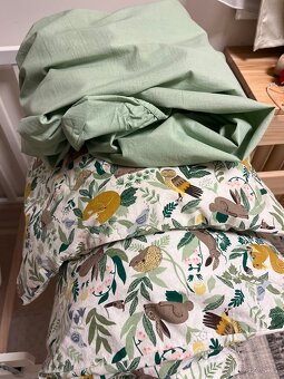 Postýlka IKEA Sundvik vč.matrace, povlečení atd - 7