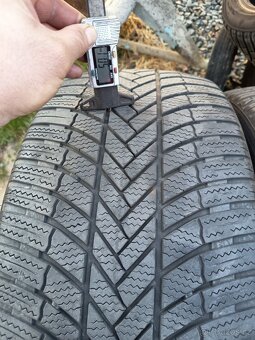 Zimní Bridgestone 255/40R20 101V DOT 2222 na sezonu - 7