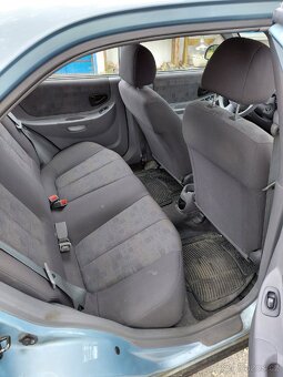 Hyundai accent - 7
