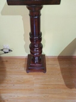 Dřevěný sloup na sochu nebo květinu. Tmavý ořech - 7