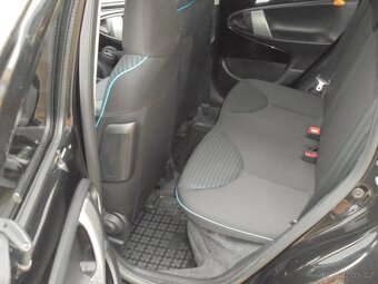 PEUGEOT 107 1.0 VTi 50kW  58600 km - 7