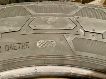 Zimní pneu Continental 215/65 R16 C 106/104 T - 7