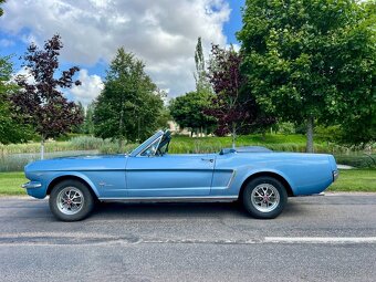 Ford Mustang Cabriolet z roku 1965 - 7