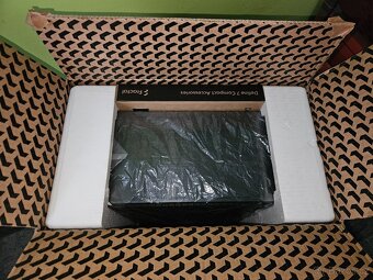 Prodám počítačovou skříň Fractal Design Define 7 Compact - 7