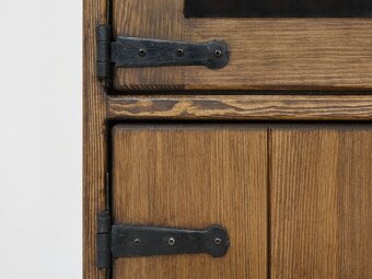 RUSTIKÁLNÍ KREDENC - 7