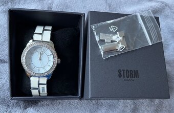 Dám. bílé hodinky Storm, Swarovski kamínky, sleva 3.990 Kč - 7