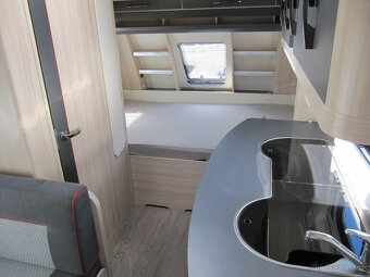 Prodám karavan Hobby 440 SF,r.v.2016 + mover + předstan. - 7
