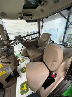 traktor John Deere 6R 250 - 7