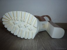 Dámské kožené sandály zn. Baťa, vel. 39 - 7