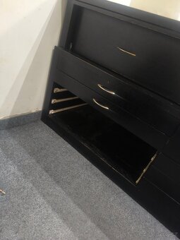 Prodejní stůl (vitrína) - 7