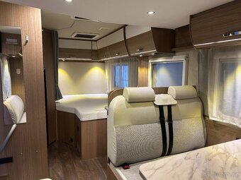 Obytný automobil Carado d.6,8m - 7