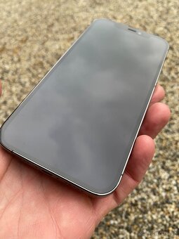 IPhone 12 Pro - baterie 96% - 7