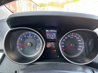 Hyundai i30 1,6 88kw combi - 7