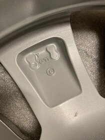 Sada nových originál disků Renault Captur - 7