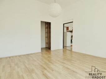 Světlý, byt o velikosti 2+kk, 54m2, který se nachází v oblíb - 7