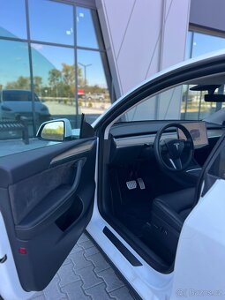 Tesla Model Y Performance 2023 - 7