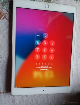 Apple iPad 2020 128GB Wi-Fi + Cellular Silver MYMM2FD/A - 7