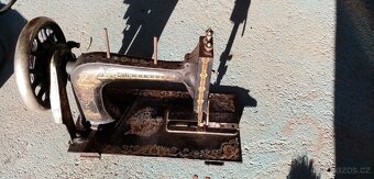 Prodám šicí stroje Singer - 7