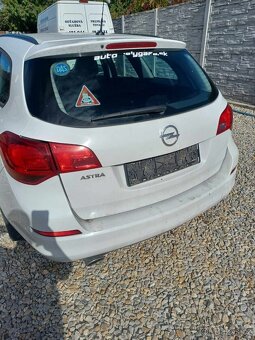 Rozpredam Opel Astra J ST 1.4 Turbo 88kw - 7