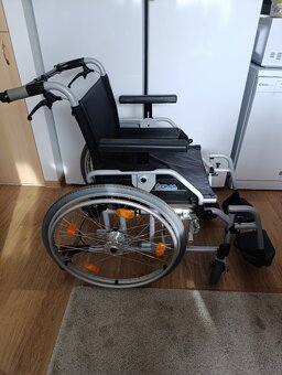 Invalidní polohovatelný vozík - 7