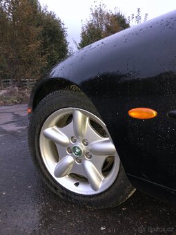 JAGUAR XK8 4,0 209kw 11/2000 - 7