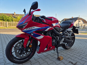 Prodám Honda CBR 650R E-clutch , r. v. 2024, ABS, TC, záruka - 7