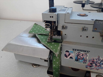 Průmyslový 3nitný overlock TEXTIMA - 7