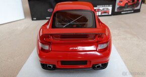 Porsche 911 GT2 RS 2011 1:18 Minichamps - 7