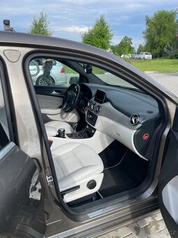 Mersedes Benz B180 - 7