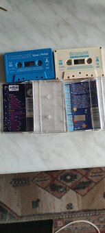 Včelka Mája a Šmoulové.Kazety MC - 7