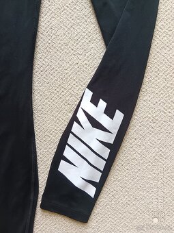 Legíny zn."NIKE" vel."M" - 7